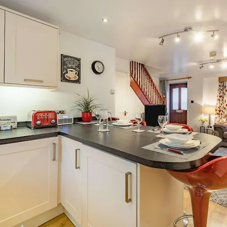 2 Bed In Oc-sz062 Semesterbostad